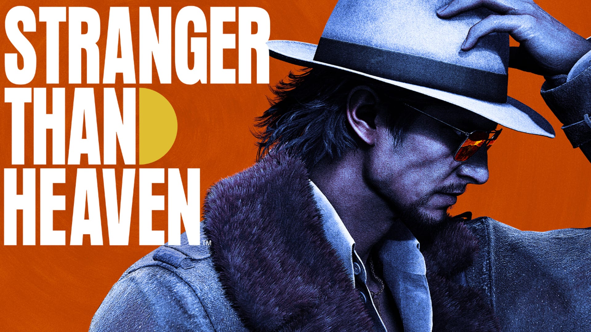 Un hombre con sombrero de ala ancha, gafas oscuras y abrigo con cuello de piel aparece de perfil junto al logotipo del juego sobre fondo naranja.